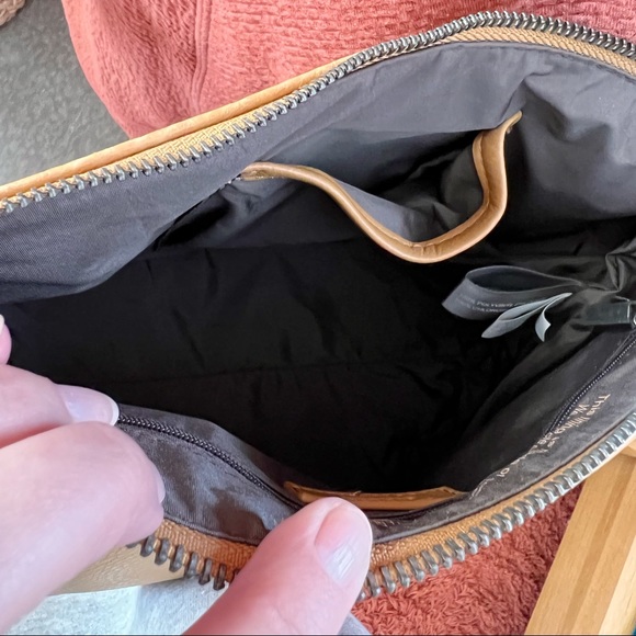 Matt & Nat Vegan Leather Crossbody Bag Personal Destash 🤎 - Picture 9 of 9